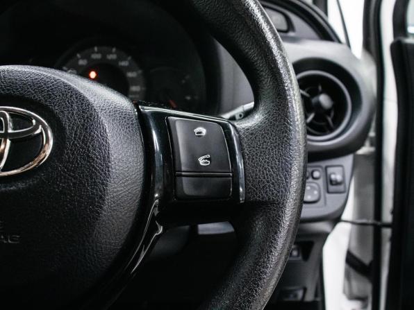 Toyota Vitz III (XP130) Рестайлинг с пробегом 2019 года, цена 1 050 000 рублей, 73286 км, хэтчбек, Автокод Объявления