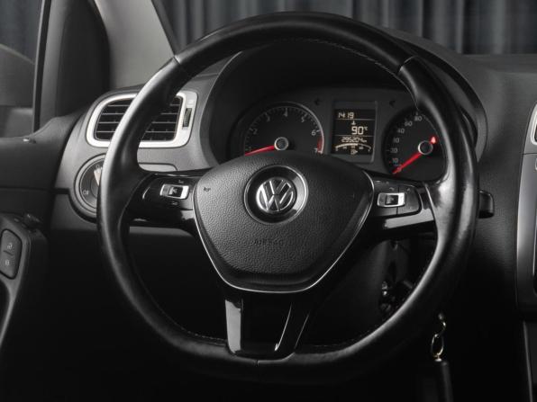 Volkswagen Polo V Рестайлинг с пробегом 2016 года, цена 777 000 рублей, 295204 км, седан, Автокод Объявления