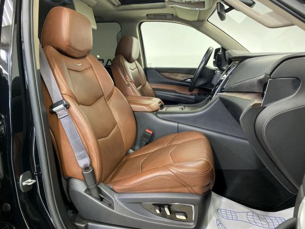Cadillac Escalade IV с пробегом 2016 года, цена 3 400 000 рублей, 128221 км, внедорожник, Автокод Объявления