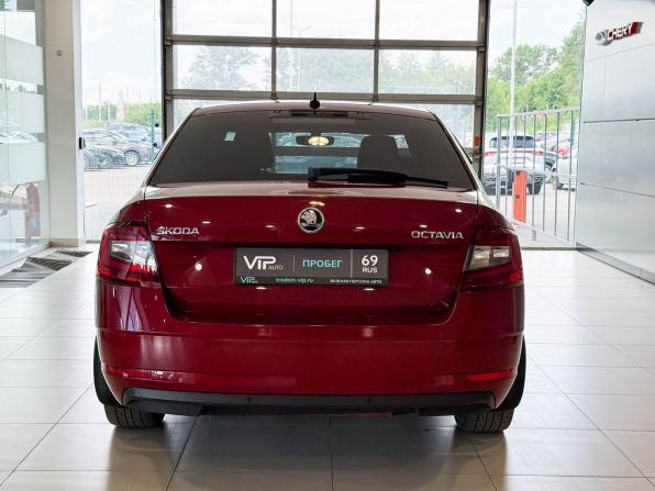 Skoda Octavia III (A7) Рестайлинг с пробегом 2018 года, цена 1 857 000 рублей, 110033 км, лифтбек, Автокод Объявления