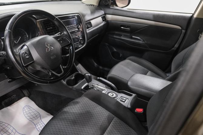 Mitsubishi Outlander III Рестайлинг 2 с пробегом 2015 года, цена 1 599 000 рублей, 166000 км, внедорожник, Автокод Объявления