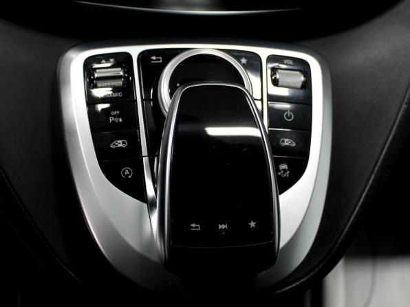 Mercedes-Benz V-Класс III (W447) с пробегом 2018 года, цена 5 405 000 рублей, 78378 км, минивэн, Автокод Объявления