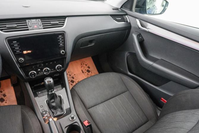 Skoda Octavia III (A7) Рестайлинг с пробегом 2018 года, цена 2 199 000 рублей, 95000 км, лифтбек, Автокод Объявления