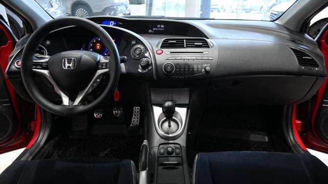 Honda Civic VIII с пробегом 2008 года, цена 695 000 рублей, 172800 км, хэтчбек, Автокод Объявления