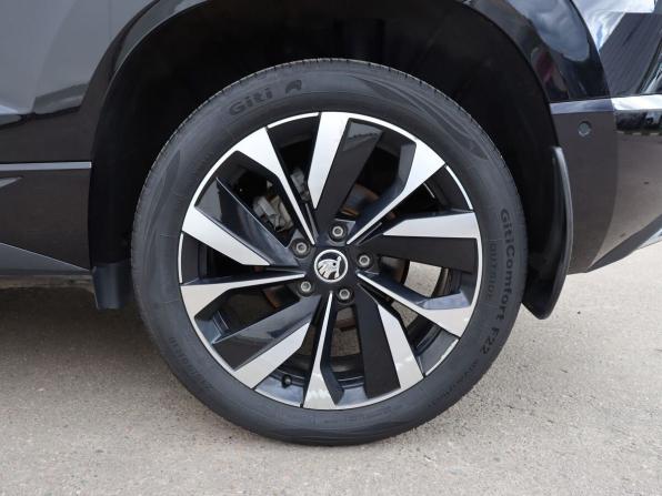 Skoda Karoq I Рестайлинг с пробегом 2024 года, цена 2 699 000 рублей, 63457 км, внедорожник, Автокод Объявления