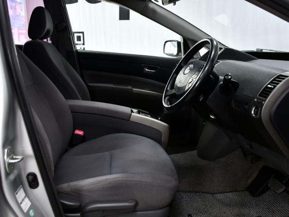 Toyota Prius II Рестайлинг (XW20) с пробегом 2011 года, цена 977 000 рублей, 221419 км, лифтбек, Автокод Объявления