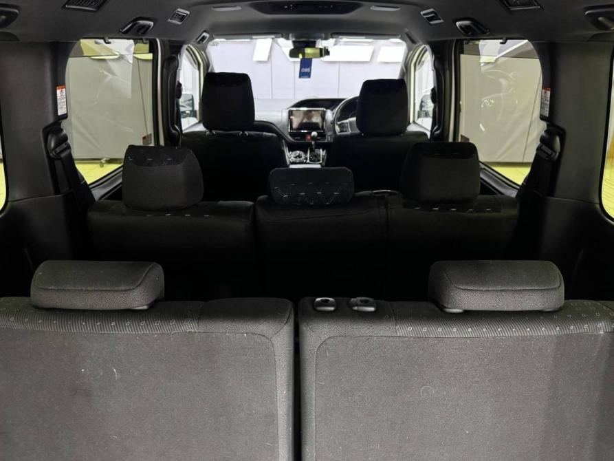 Toyota Noah III (R80) Рестайлинг Благовещенск  - изображение 35