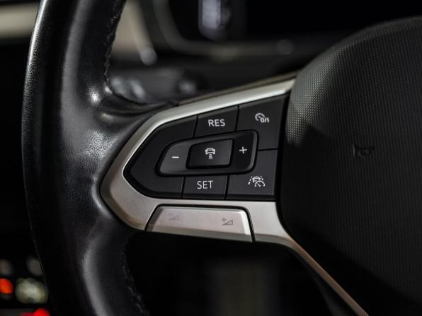 Volkswagen Passat B8 Рестайлинг с пробегом 2021 года, цена 2 400 000 рублей, 52607 км, седан, Автокод Объявления
