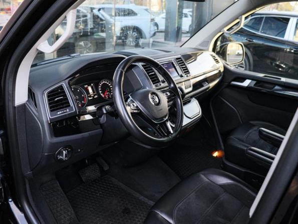 Volkswagen Multivan T6 с пробегом 2019 года, цена 3 780 000 рублей, 160000 км, минивэн, Автокод Объявления