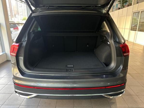 Volkswagen Tiguan II Рестайлинг с пробегом 2022 года, цена 3 460 000 рублей, 49011 км, внедорожник, Автокод Объявления