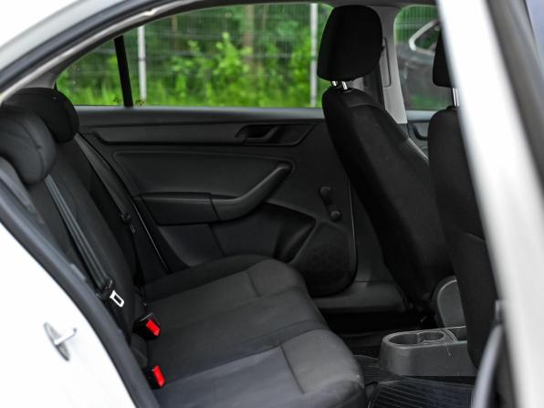 Skoda Rapid I с пробегом 2015 года, цена 550 000 рублей, 386060 км, лифтбек, Автокод Объявления