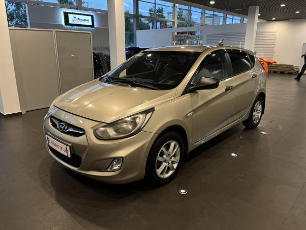Hyundai Solaris I с пробегом 2011 года, цена 590 000 рублей, 240410 км, хэтчбек, Автокод Объявления