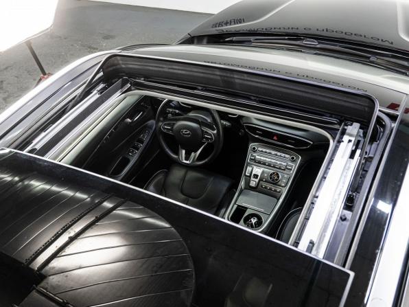 Hyundai Santa Fe IV Рестайлинг с пробегом 2023 года, цена 5 099 000 рублей, 30739 км, внедорожник, Автокод Объявления