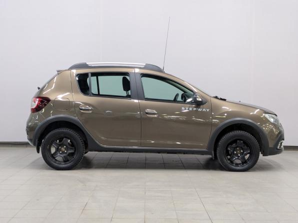 Renault Sandero II Рестайлинг с пробегом 2018 года, цена 1 150 000 рублей, 96424 км, хэтчбек, Автокод Объявления