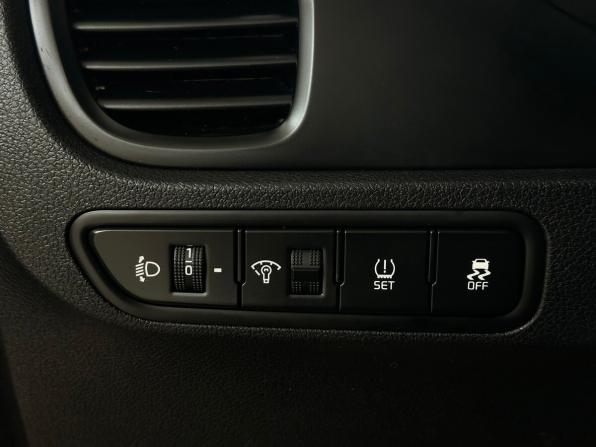 Kia Rio IV с пробегом 2018 года, цена 1 395 000 рублей, 118366 км, хэтчбек, Автокод Объявления