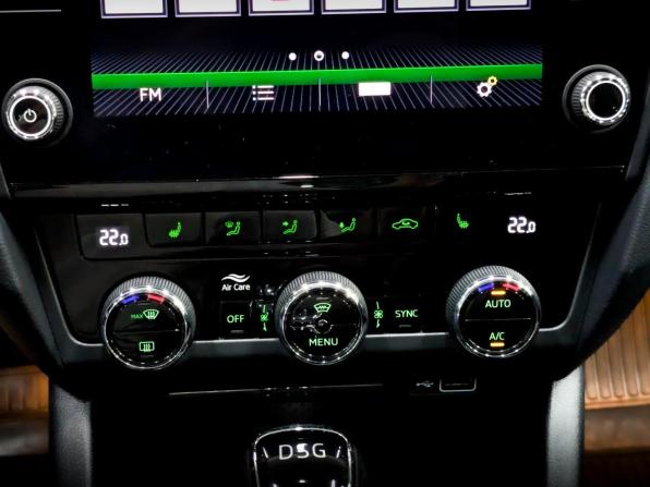 Skoda Octavia III (A7) Рестайлинг с пробегом 2020 года, цена 1 825 000 рублей, 116633 км, лифтбек, Автокод Объявления