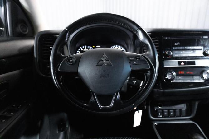Mitsubishi Outlander III Рестайлинг 2 с пробегом 2018 года, цена 1 899 000 рублей, 206029 км, внедорожник, Автокод Объявления