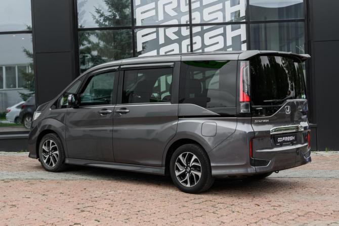 Honda Stepwgn V Рестайлинг с пробегом 2021 года, цена 2 939 000 рублей, 39277 км, минивэн, Автокод Объявления