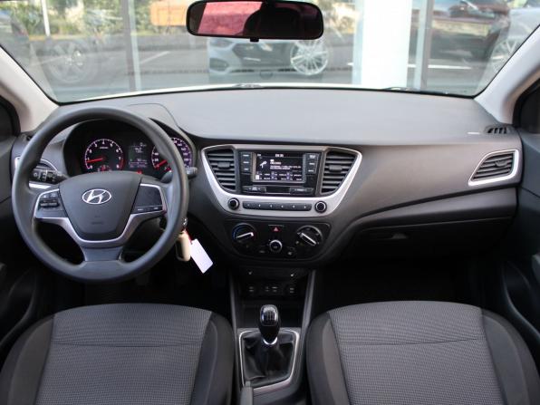Hyundai Solaris II с пробегом 2018 года, цена 1 285 000 рублей, 127000 км, седан, Автокод Объявления