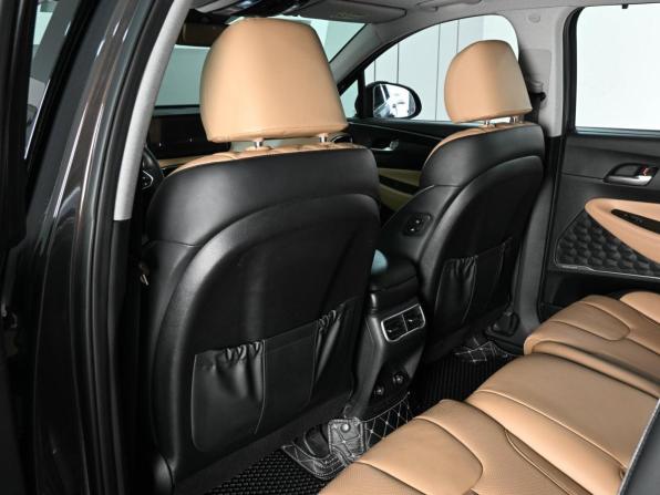 Hyundai Santa Fe IV Рестайлинг с пробегом 2023 года, цена 4 935 000 рублей, 35813 км, внедорожник, Автокод Объявления