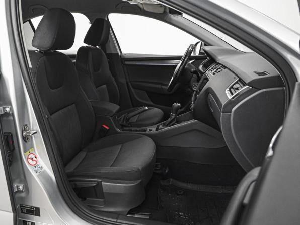 Skoda Octavia III (A7) Рестайлинг с пробегом 2017 года, цена 1 748 000 рублей, 208309 км, лифтбек, Автокод Объявления