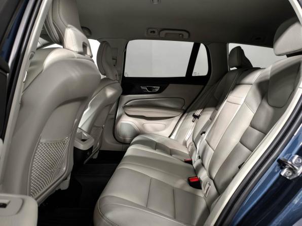 Volvo V60 Cross Country II с пробегом 2020 года, цена 3 890 000 рублей, 55241 км, универсал, Автокод Объявления