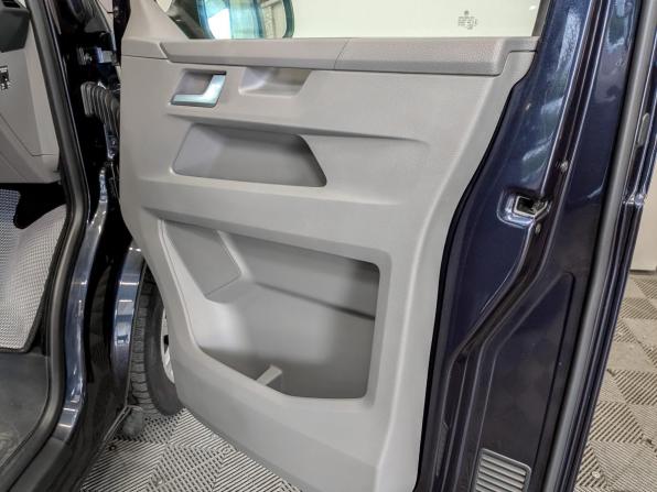 Volkswagen Caravelle T6 Рестайлинг с пробегом 2020 года, цена 3 950 000 рублей, 162597 км, минивэн, Автокод Объявления
