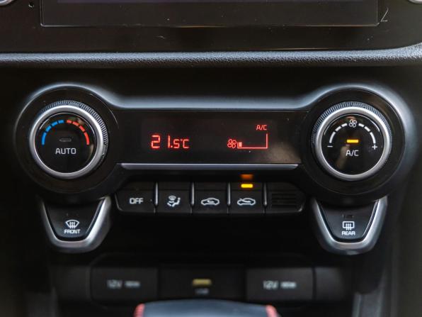 Kia Rio IV Рестайлинг с пробегом 2021 года, цена 1 688 000 рублей, 112780 км, седан, Автокод Объявления
