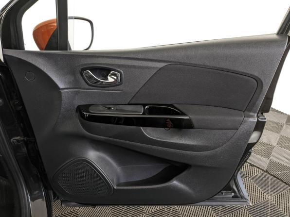 Renault Kaptur I с пробегом 2017 года, цена 1 290 000 рублей, 137553 км, внедорожник, Автокод Объявления