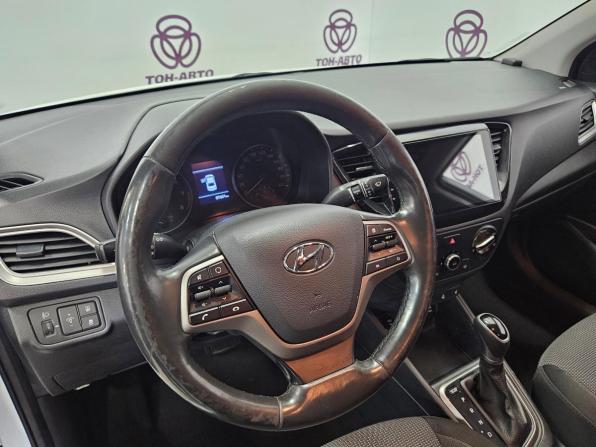 Hyundai Solaris II с пробегом 2019 года, цена 1 365 000 рублей, 87599 км, седан, Автокод Объявления