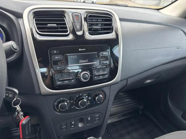 Renault Logan II Рестайлинг с пробегом 2018 года, цена 923 168 рублей, 135920 км, седан, Автокод Объявления