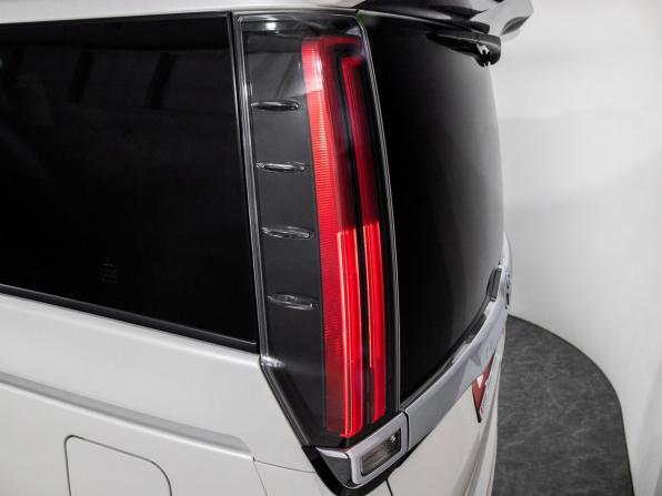 Toyota Noah III (R80) Рестайлинг с пробегом 2018 года, цена 2 500 000 рублей, 130300 км, минивэн, Автокод Объявления