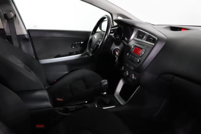 Kia Ceed II Рестайлинг с пробегом 2016 года, цена 1 189 990 рублей, 123124 км, хэтчбек, Автокод Объявления