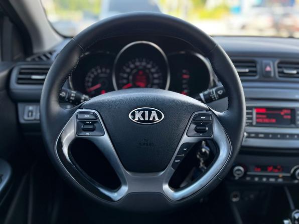 Kia Rio III Рестайлинг с пробегом 2015 года, цена 950 000 рублей, 165000 км, седан, Автокод Объявления