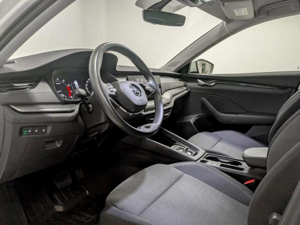 Skoda Octavia IV (A8) с пробегом 2021 года, цена 2 410 000 рублей, 39440 км, лифтбек, Автокод Объявления