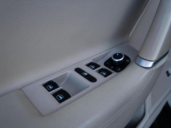Volkswagen Passat B7 с пробегом 2012 года, цена 950 000 рублей, 282585 км, седан, Автокод Объявления