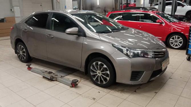 Toyota Corolla XI (E160 E170 E180) с пробегом 2014 года, цена 1 236 000 рублей, 112256 км, седан, Автокод Объявления