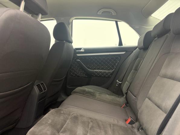 Volkswagen Jetta V с пробегом 2009 года, цена 630 000 рублей, 350000 км, седан, Автокод Объявления