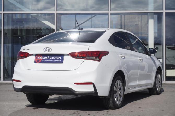 Hyundai Solaris II с пробегом 2017 года, цена 1 075 000 рублей, 185383 км, седан, Автокод Объявления