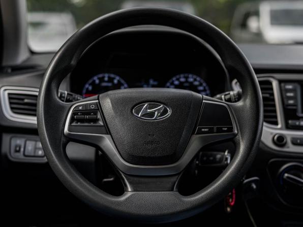 Hyundai Solaris II с пробегом 2019 года, цена 900 000 рублей, 95086 км, седан, Автокод Объявления