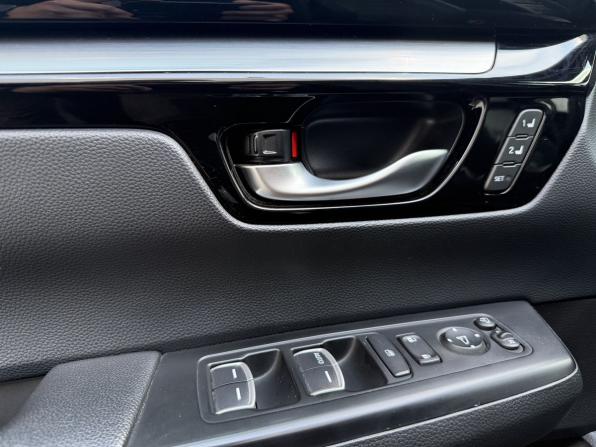 Honda CR-V VI с пробегом 2024 года, цена 3 790 000 рублей, 75049 км, внедорожник, Автокод Объявления
