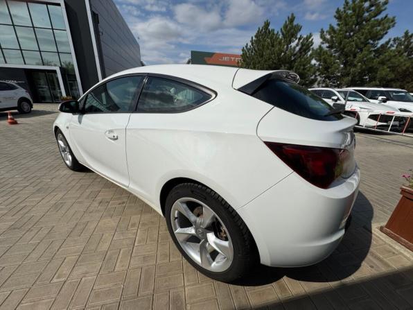 Opel Astra J Рестайлинг с пробегом 2012 года, цена 699 900 рублей, 282600 км, хэтчбек, Автокод Объявления