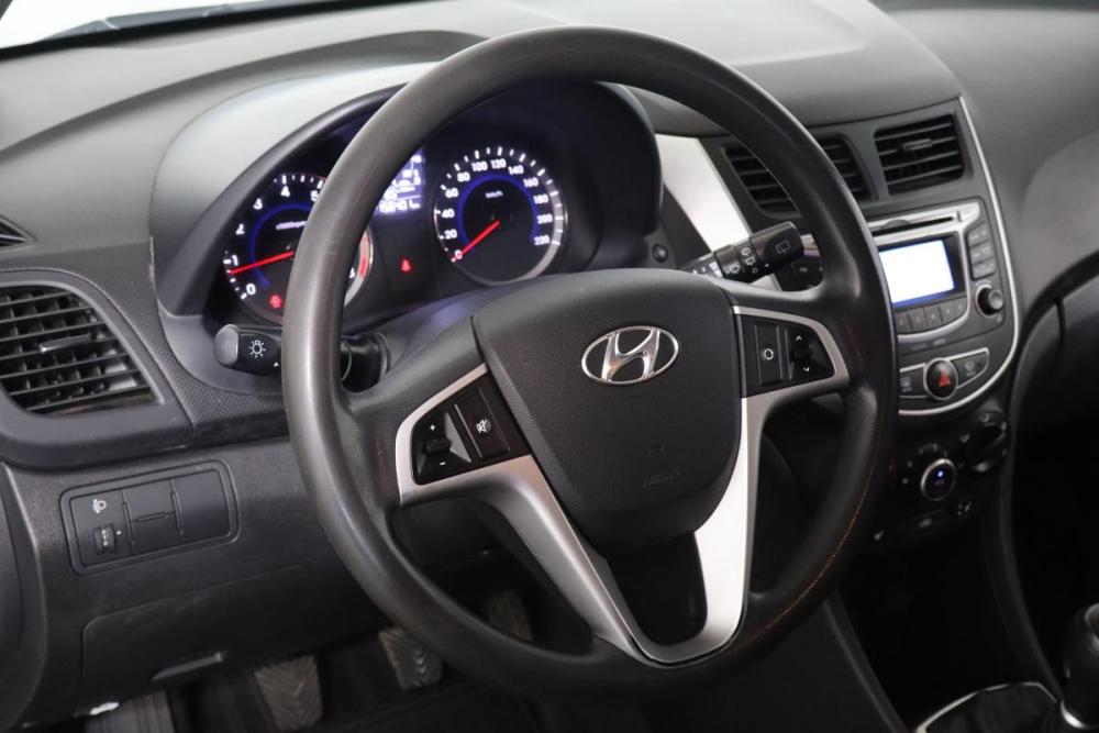 Hyundai Solaris I Санкт-Петербург  - изображение 9