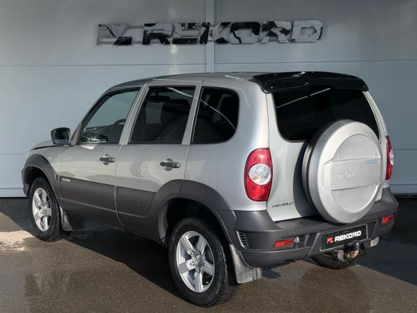 Chevrolet Niva I Рестайлинг с пробегом 2017 года, цена 709 000 рублей, 108796 км, внедорожник, Автокод Объявления