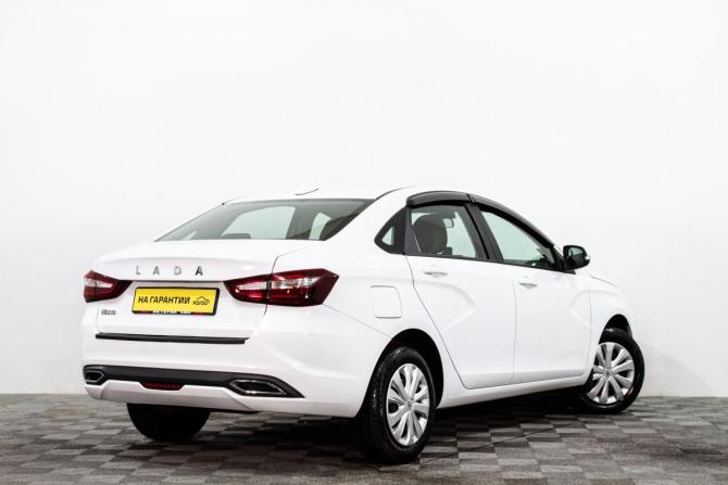 Lada (ВАЗ) Vesta I с пробегом 2023 года, цена 1 599 000 рублей, 2540 км, седан, Автокод Объявления
