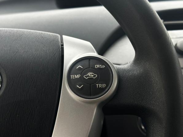Toyota Prius III Рестайлинг (XW30) с пробегом 2013 года, цена 1 064 000 рублей, 160516 км, лифтбек, Автокод Объявления