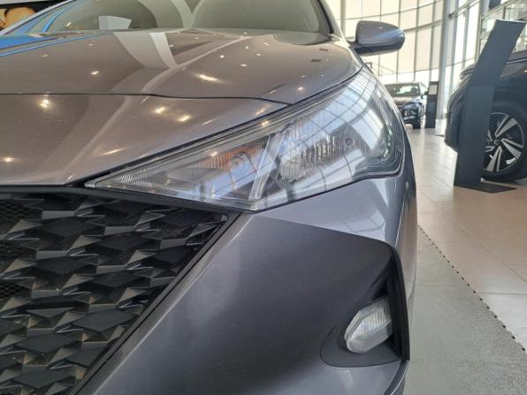 Hyundai Solaris II Рестайлинг с пробегом 2021 года, цена 1 319 000 рублей, 121753 км, седан, Автокод Объявления