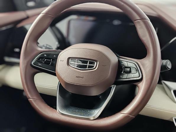 Geely Monjaro I с пробегом 2023 года, цена 2 999 000 рублей, 52345 км, внедорожник, Автокод Объявления