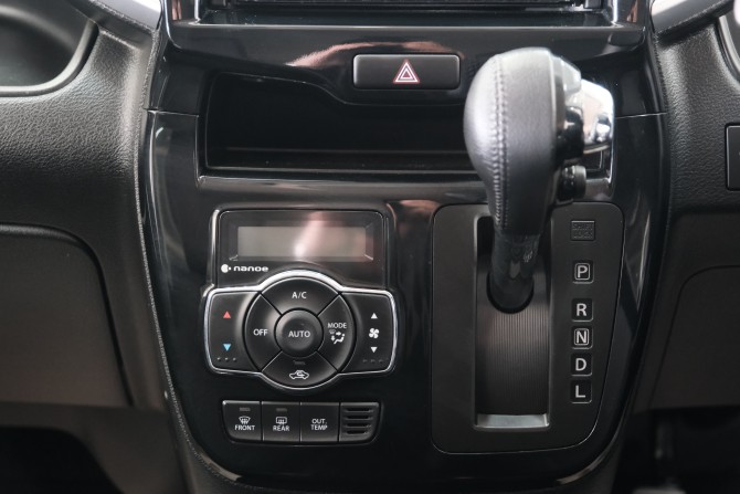 Suzuki Solio III с пробегом 2017 года, цена 1 329 000 рублей, 76000 км, микровэн, Автокод Объявления