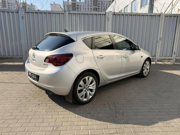 Opel Astra J с пробегом 2010 года, цена 599 000 рублей, 281832 км, хэтчбек, Автокод Объявления